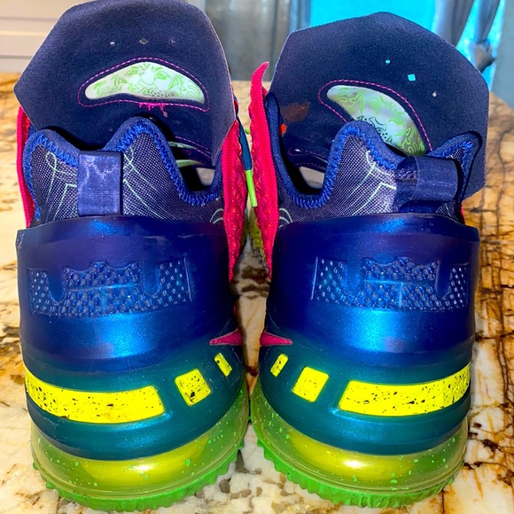 “NIKE LEBRON XVIII” PINK & Blu Sz:13 MENS (used) GREAT CONDITION - Picture 3 of 6